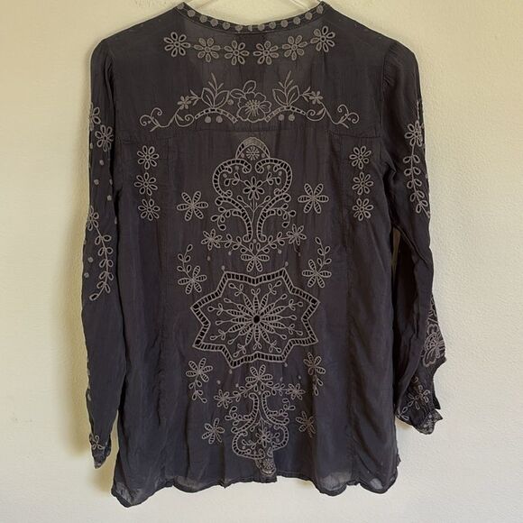 Johnny Was Monroe Blouse Graphite Embroidered Button Front Size XS - Picture 8 of 12
